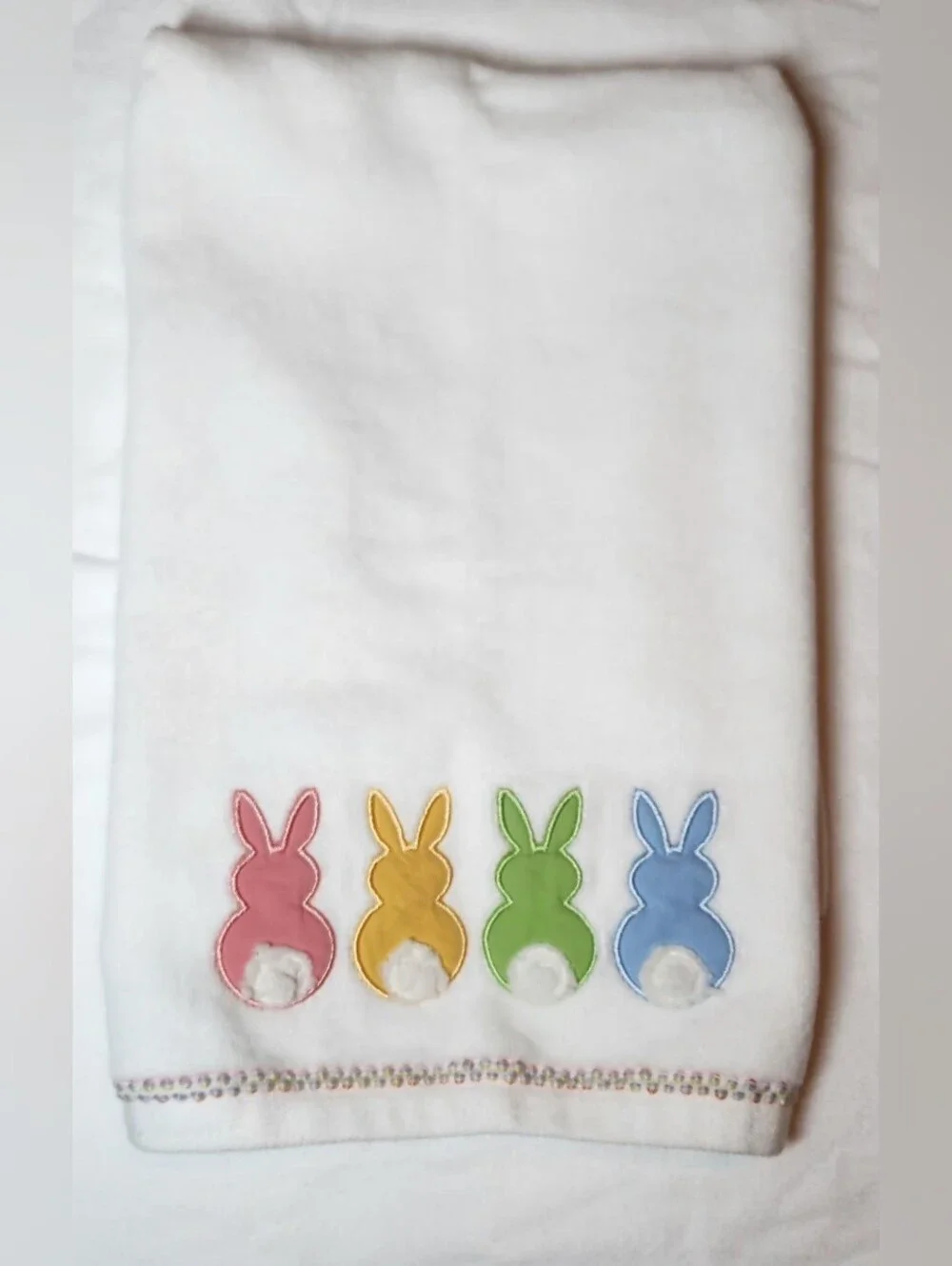 Caro Home Easter Bunny Hand Towel Embroidered Pastel Bunnies w/ Plush Tails